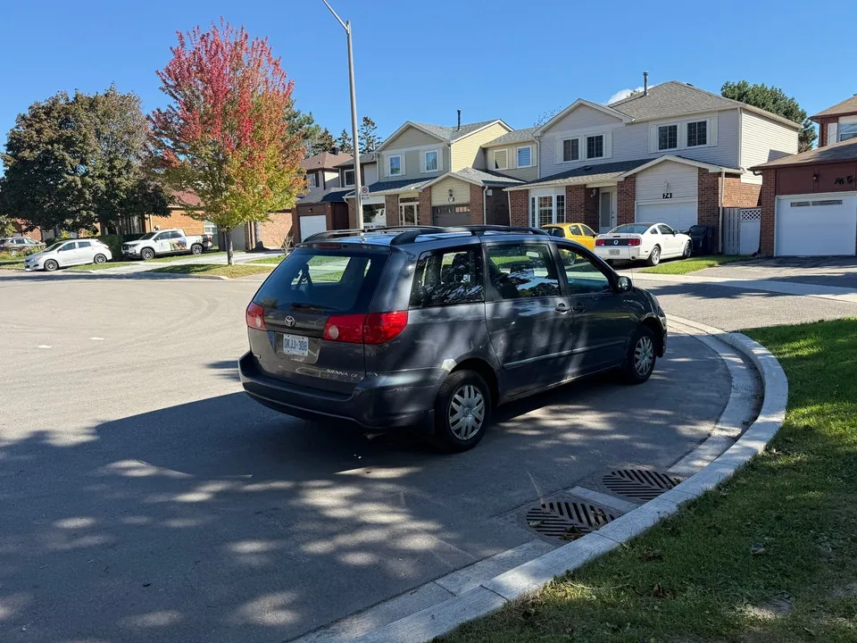 Toyota Sienna 2008 photo 4