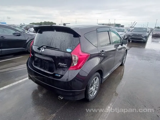 Nissan Note 2014 photo 4
