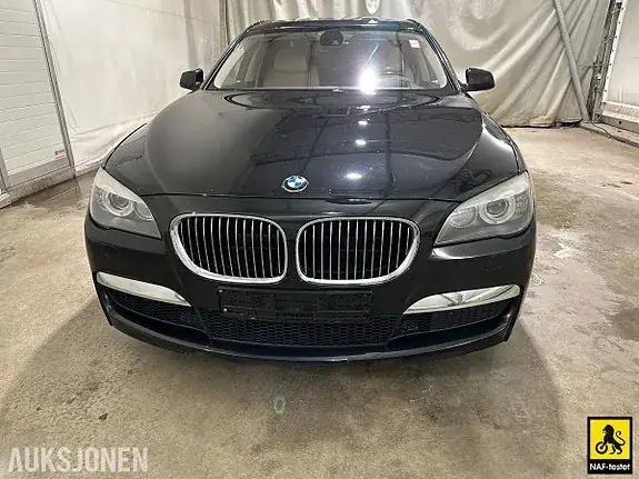 BMW 740D 2010 photo 2