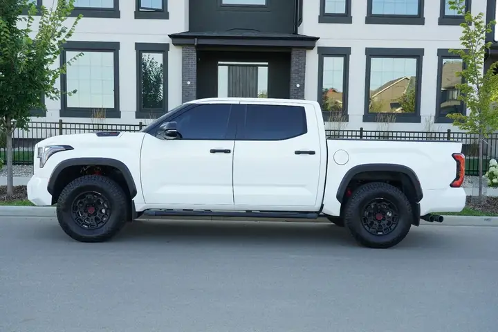 Toyota Tundra 2023 photo 2