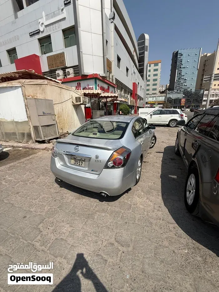 Nissan Altima 2010 photo 2