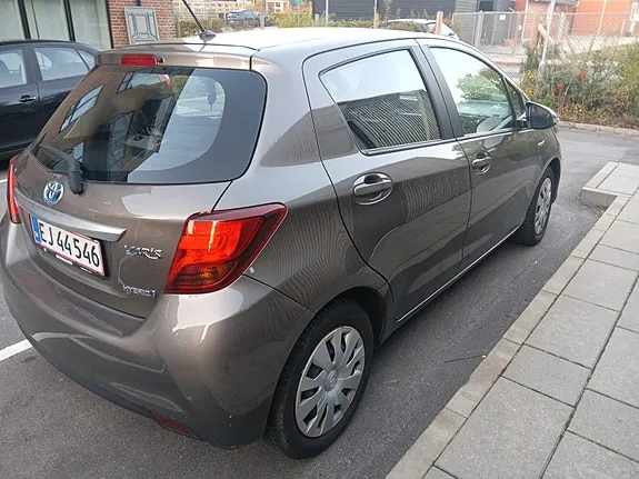 Toyota Yaris 2017 photo 4