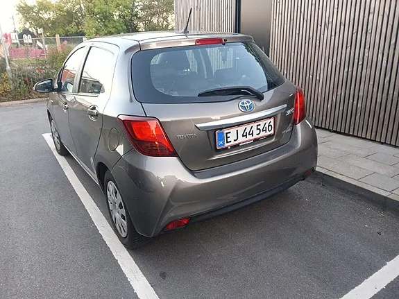 Toyota Yaris 2017 photo 3
