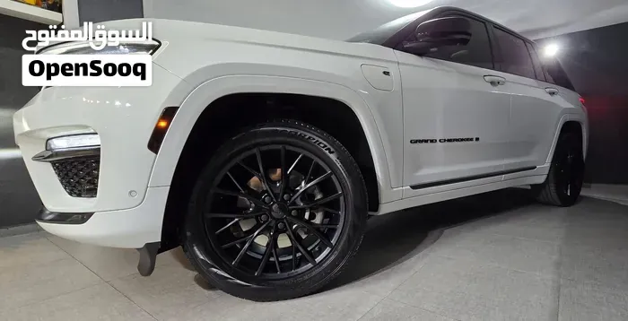 Jeep Grand Cherokee 2024 photo 3