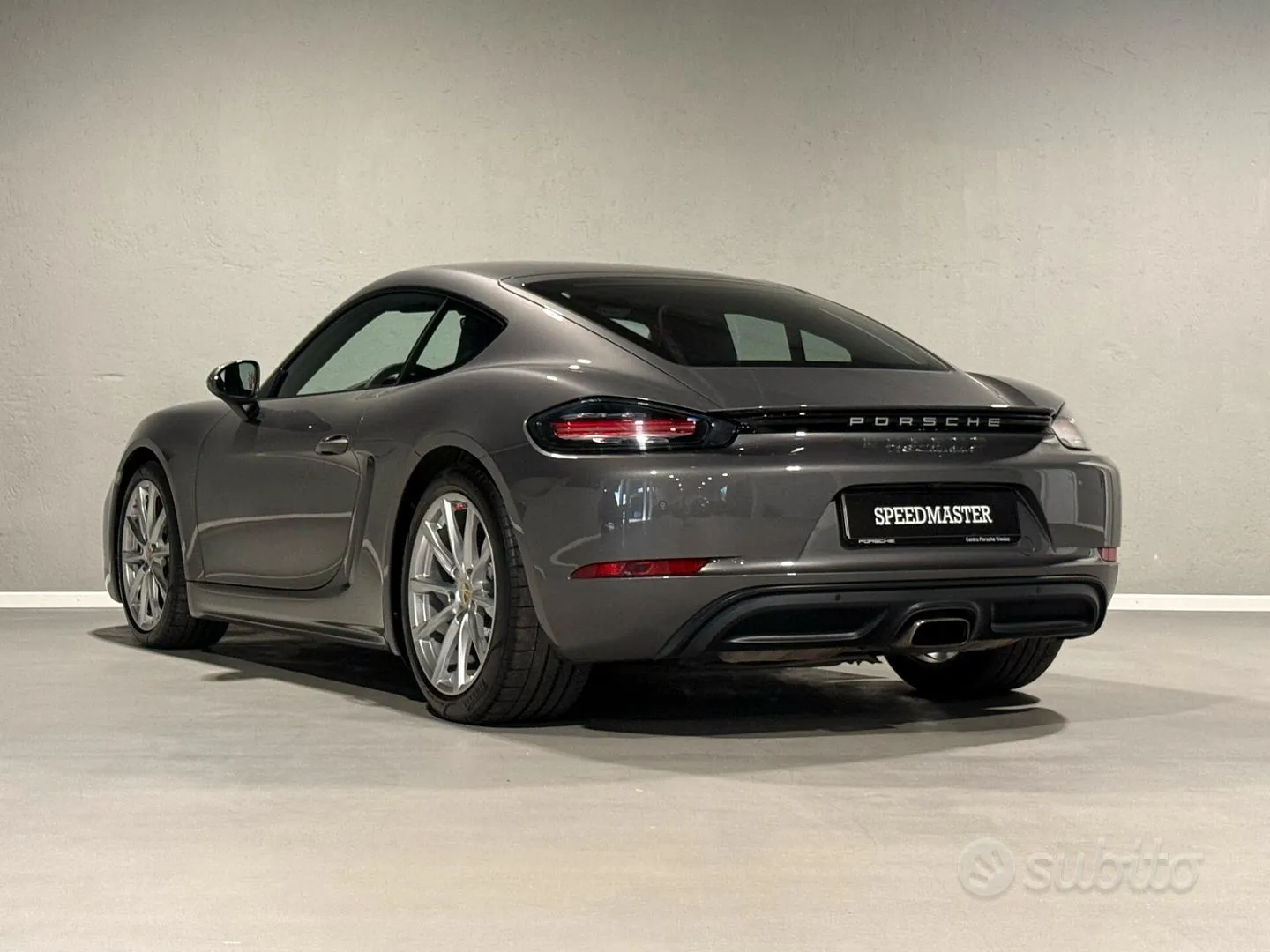 Porsche Cayman 2017 photo 2