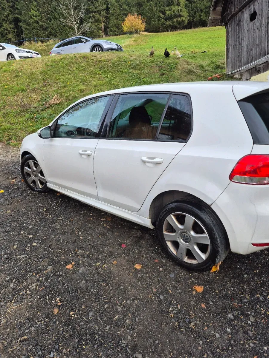 Volkswagen Golf 2011 photo 3