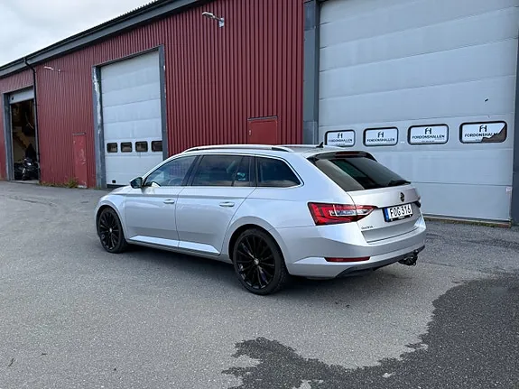 Skoda Superb 2017 photo 5