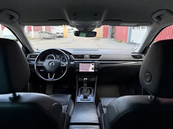 Skoda Superb 2017 photo 3