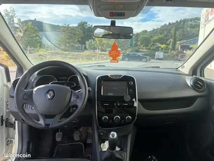 Renault Clio 2015 photo 3