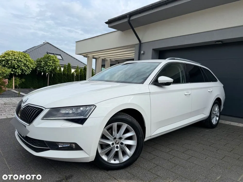 Skoda Superb 2019 photo 5