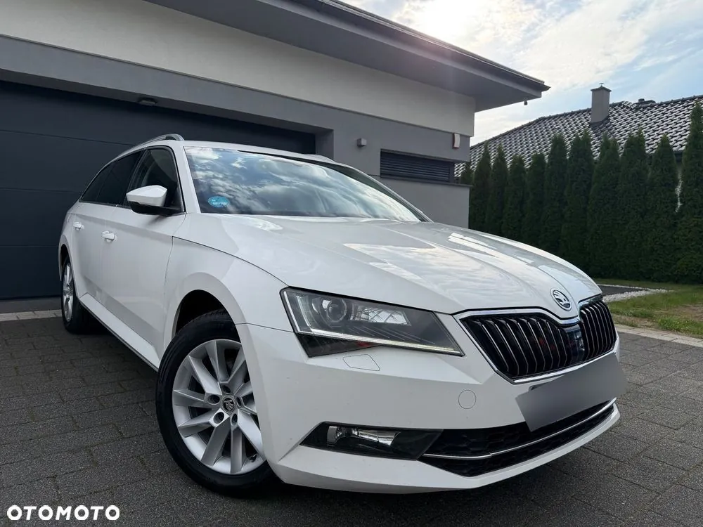 Skoda Superb 2019 photo 2