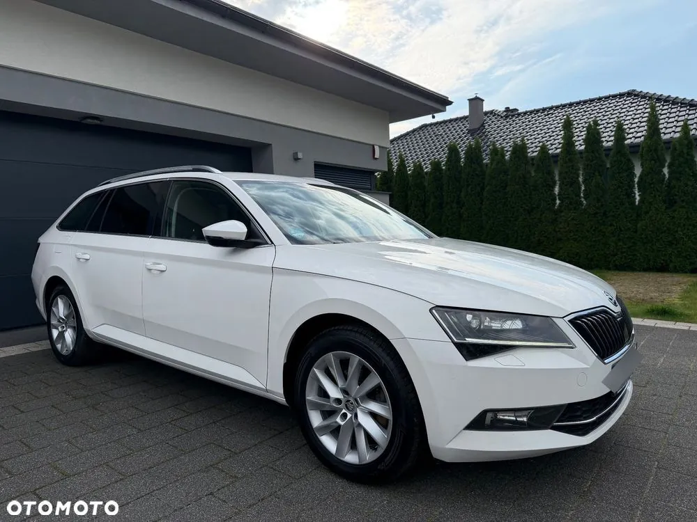 Skoda Superb 2019 photo 3