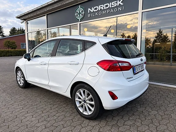 Ford Fiesta 2018 photo 2