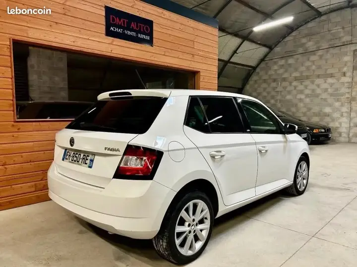 Skoda Fabia 2017 photo 5