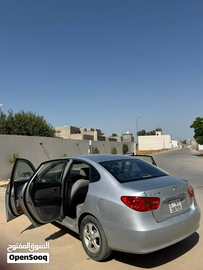 Hyundai Avante 2010 photo 5