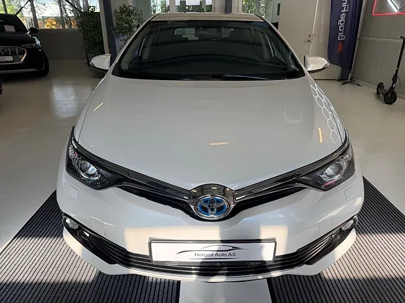Toyota Auris 2016 photo 2