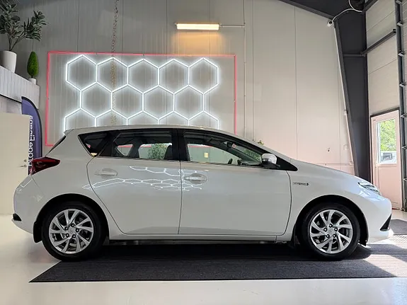 Toyota Auris 2016 photo 4
