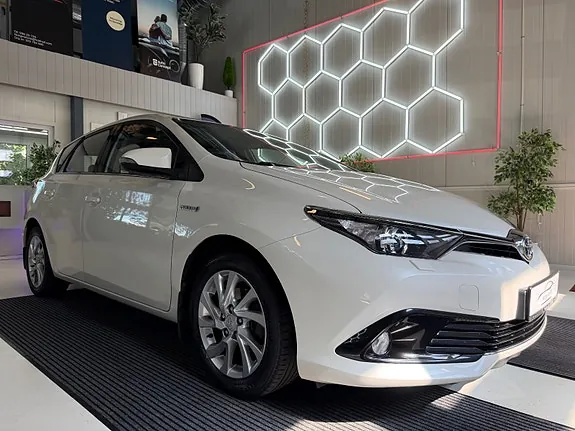 Toyota Auris 2016 photo 3