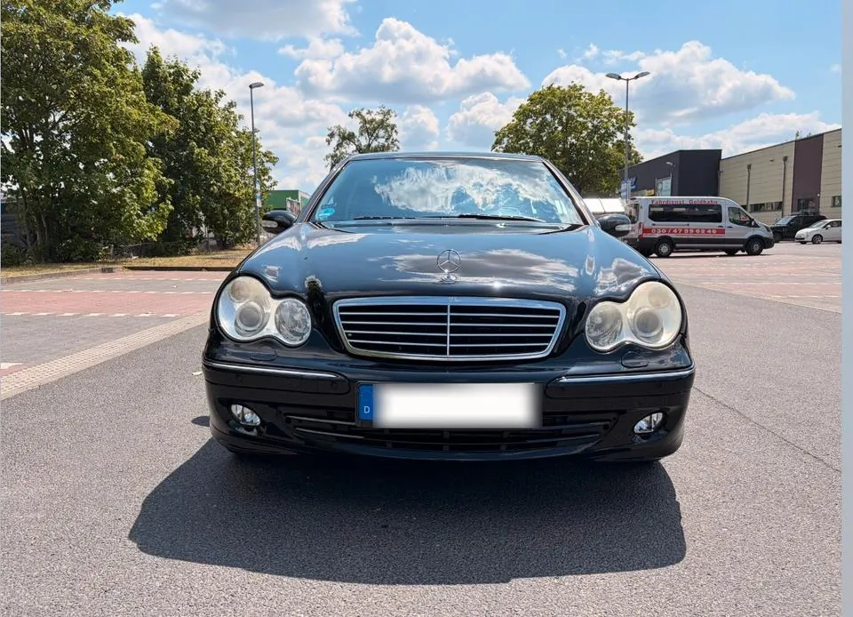 Mercedes-Benz C180