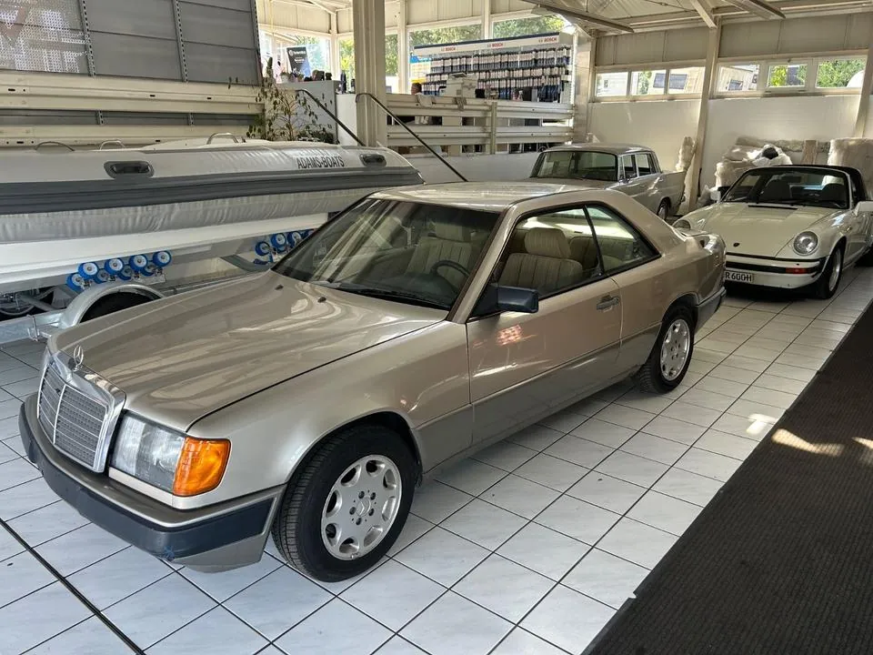 Mercedes-Benz 230Ce Coupe