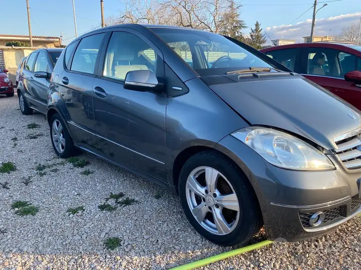 Mercedes-Benz A 2009 photo 2