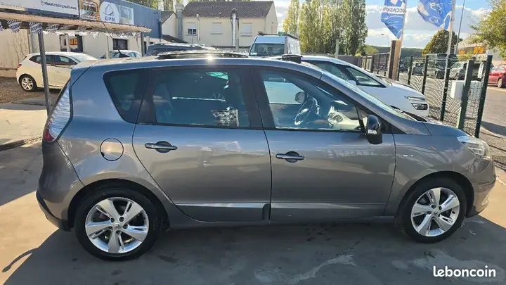 Renault Scenic 2012 photo 5