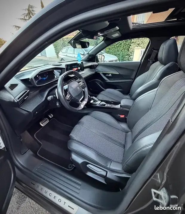 Peugeot 2008 2021 photo 3