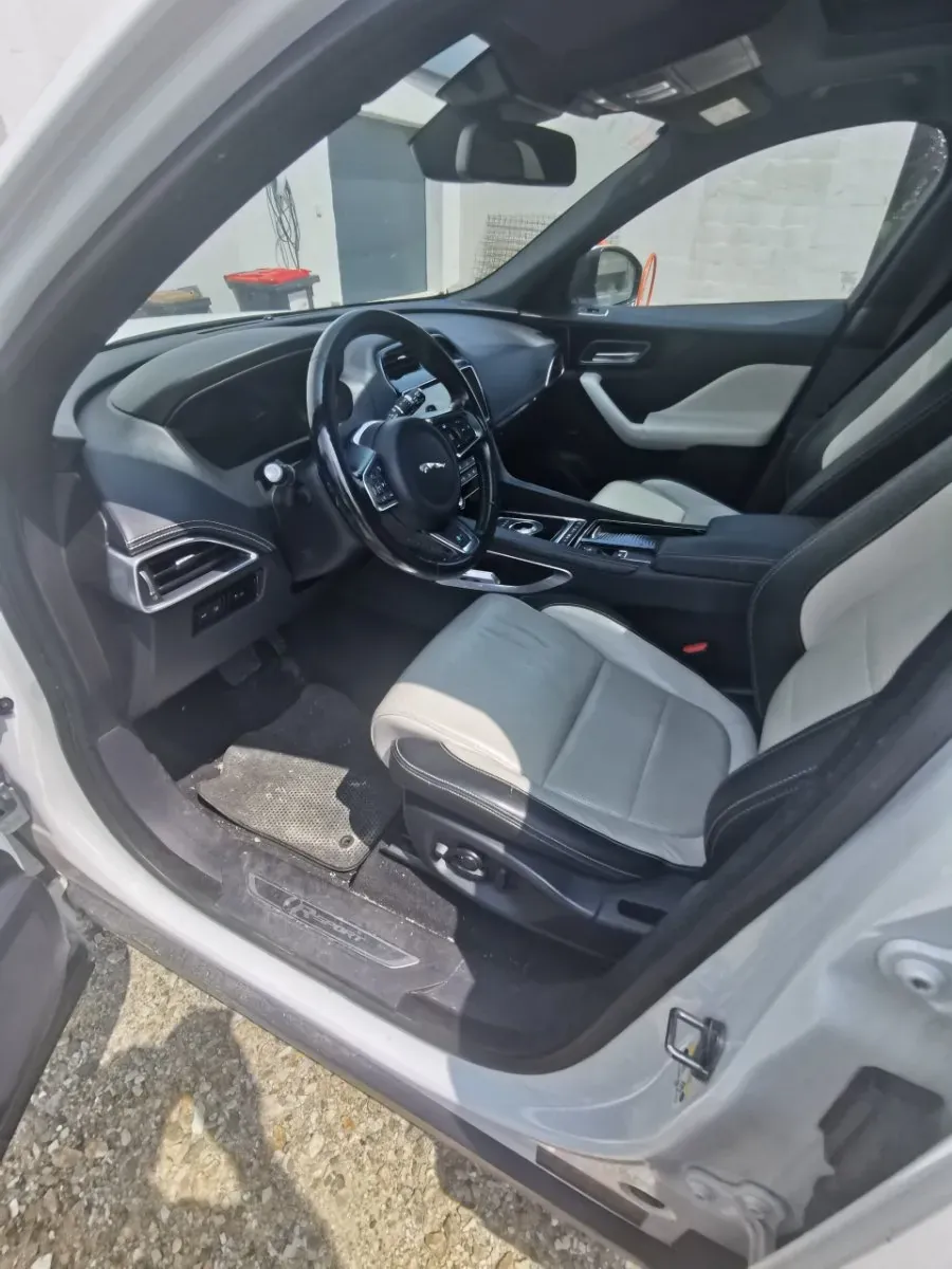 Jaguar F-Pace 2018 photo 3