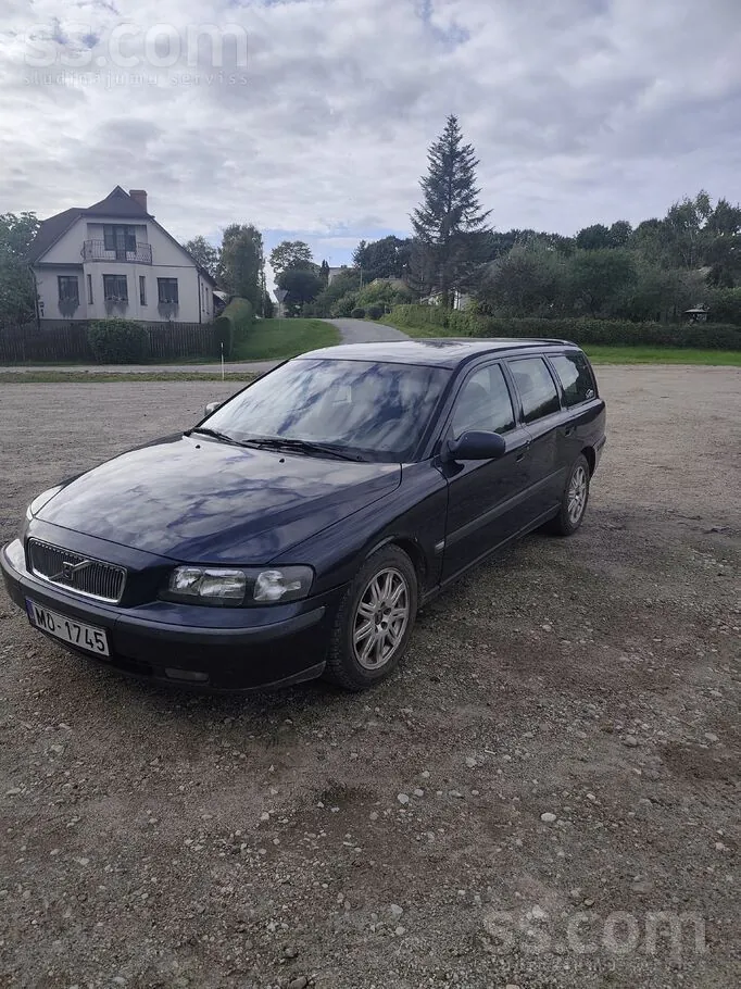 Volvo V70 2000 photo 2