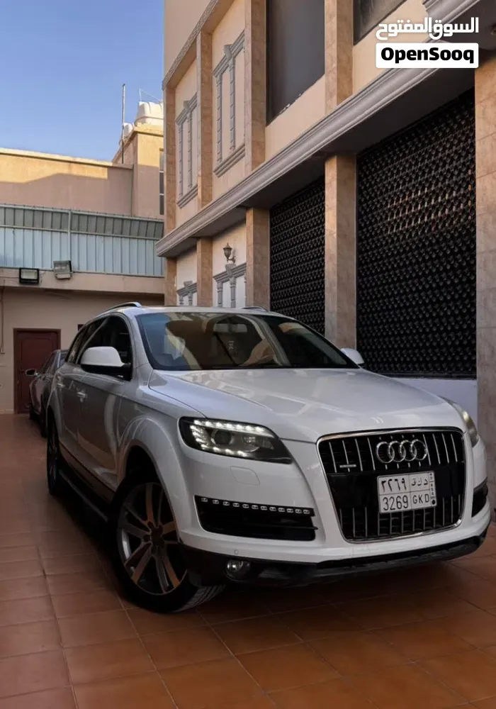 Audi Q7 2014 photo 2