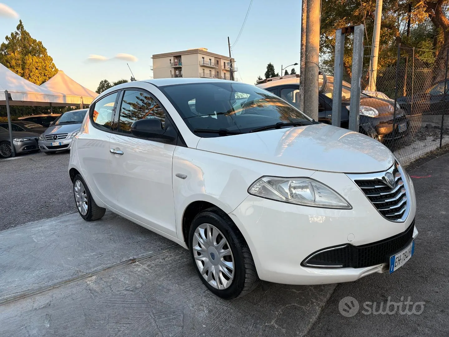 Lancia Ypsilon 2012 photo 2
