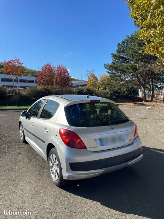 Peugeot 207 2008 photo 3