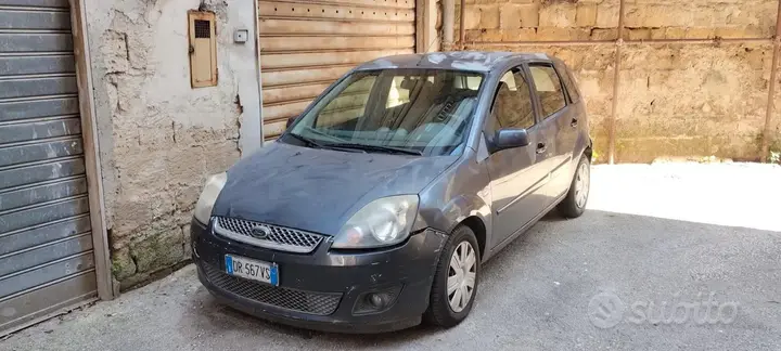 Ford Fiesta 2008 photo 2