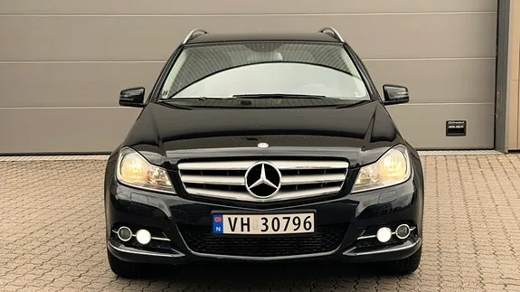 Mercedes-Benz C200 2011 photo 2