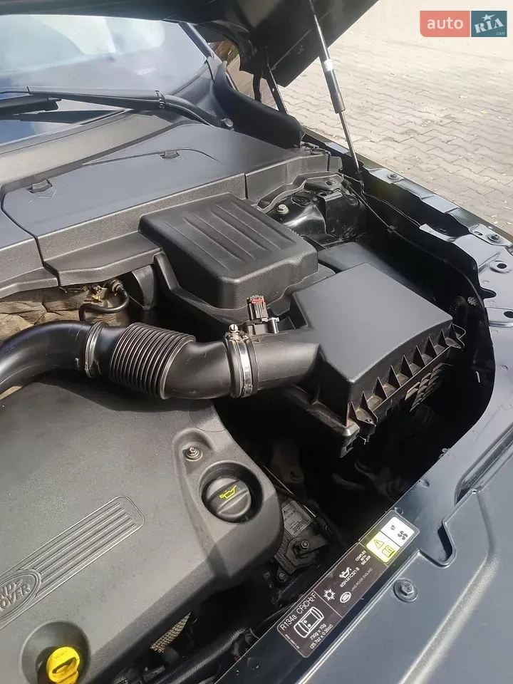 Land Rover Freelander 2011 photo 4
