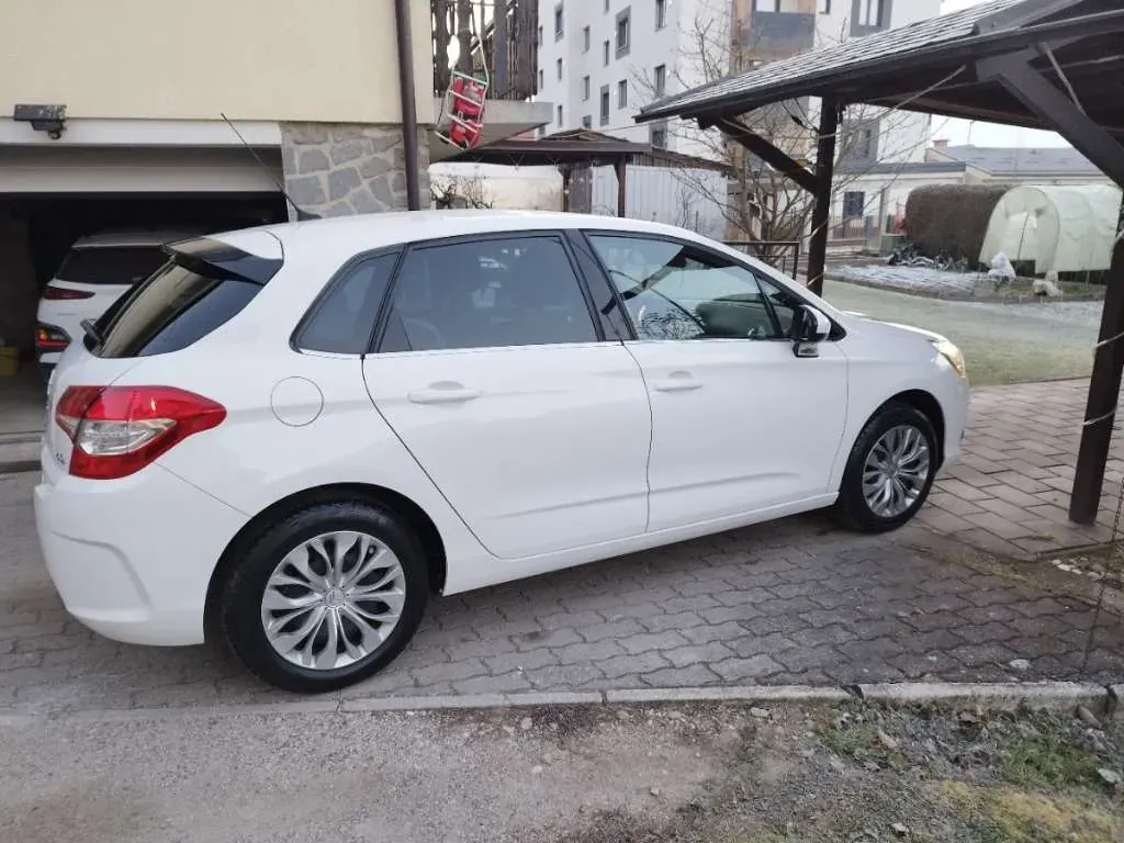 Citroen C4 2011 photo 3