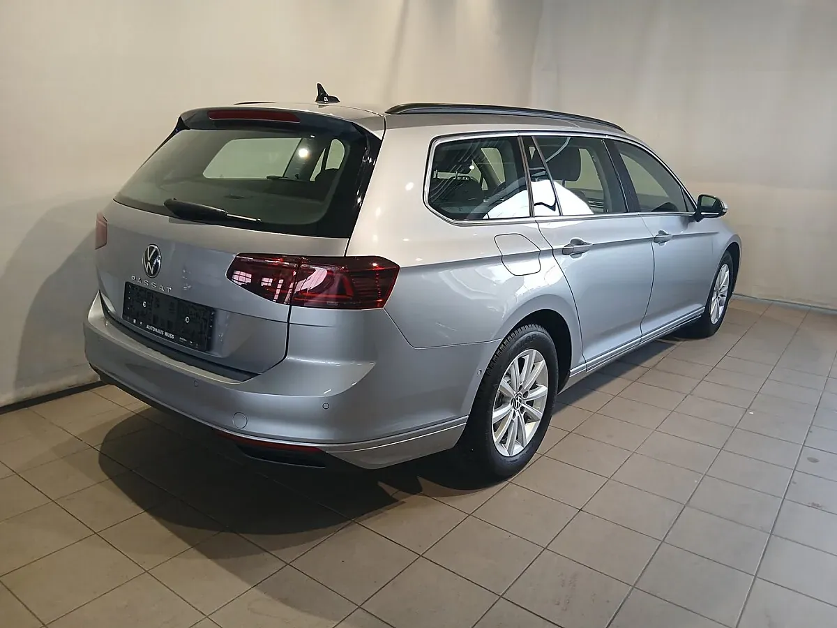 Volkswagen Passat 2023 photo 3