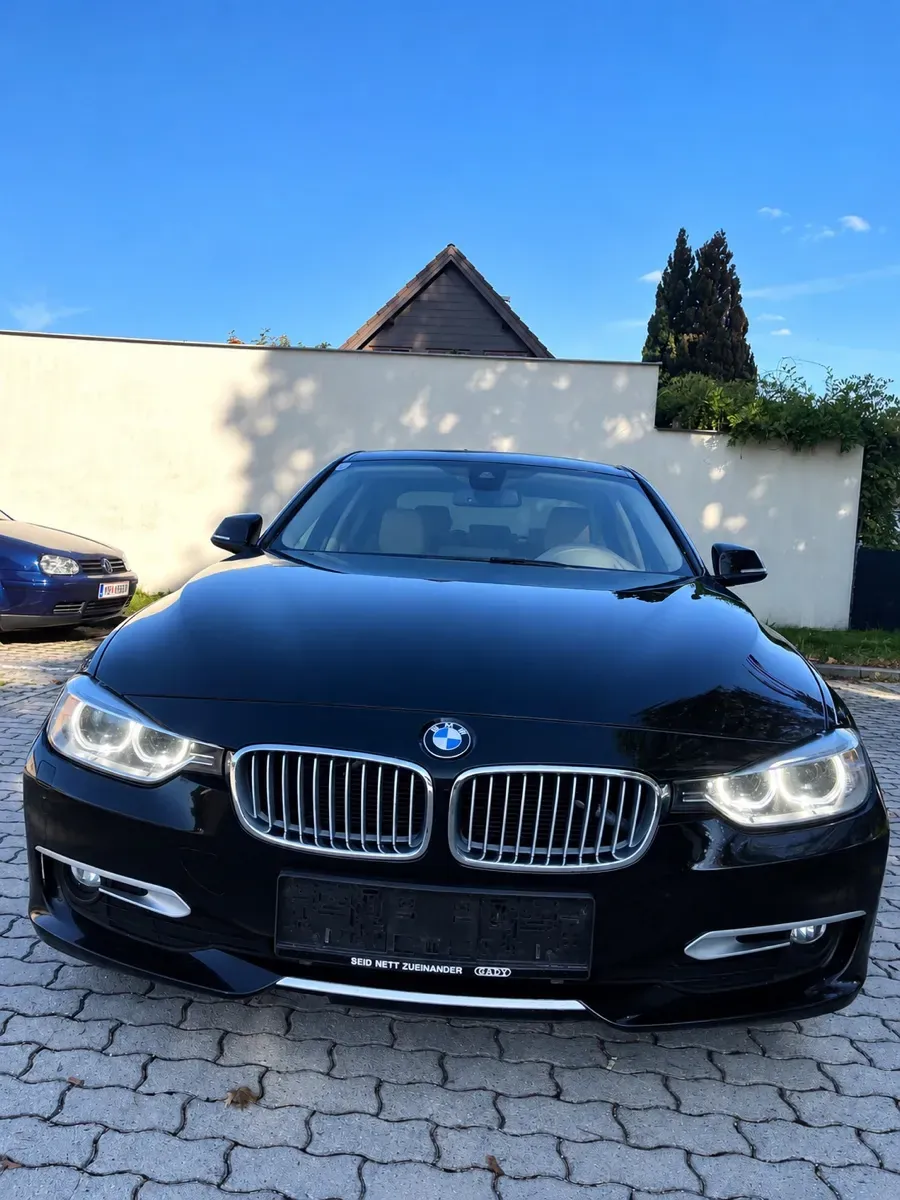 BMW 3 Series 2012 photo 3