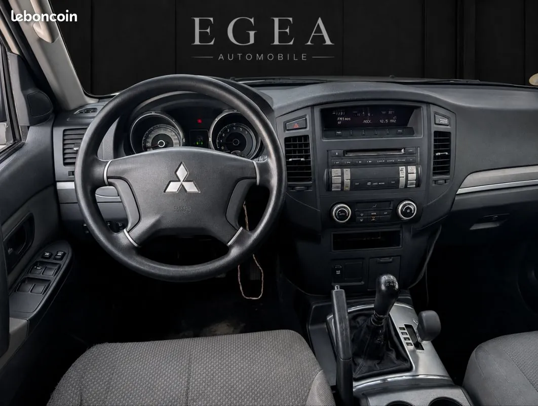 Mitsubishi Pajero 2011 photo 5