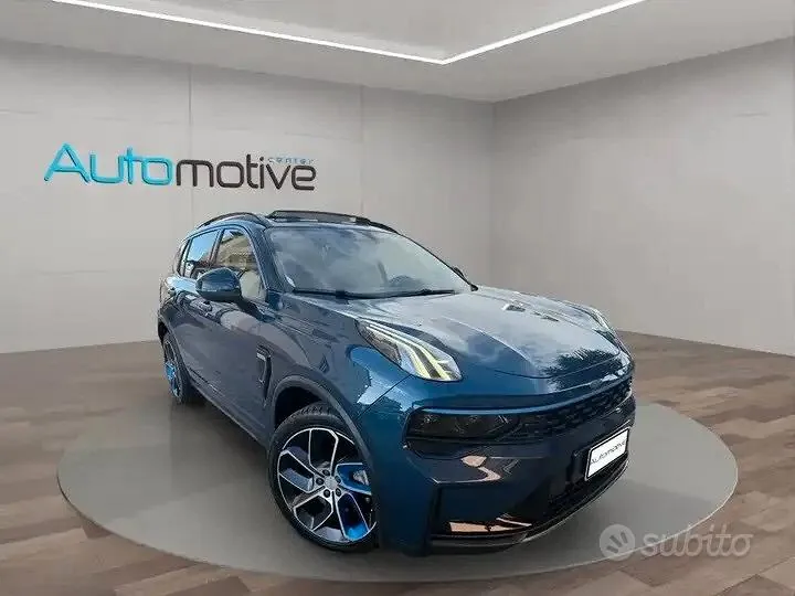 Lynk & Co 01