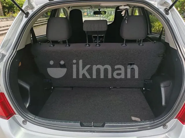 Toyota Vitz 2016 photo 5