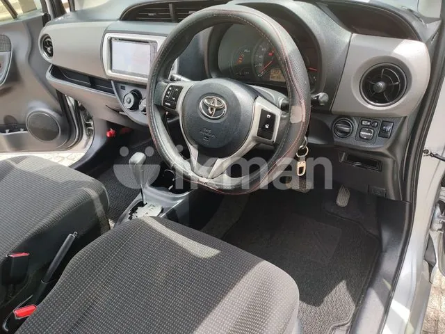 Toyota Vitz 2016 photo 4