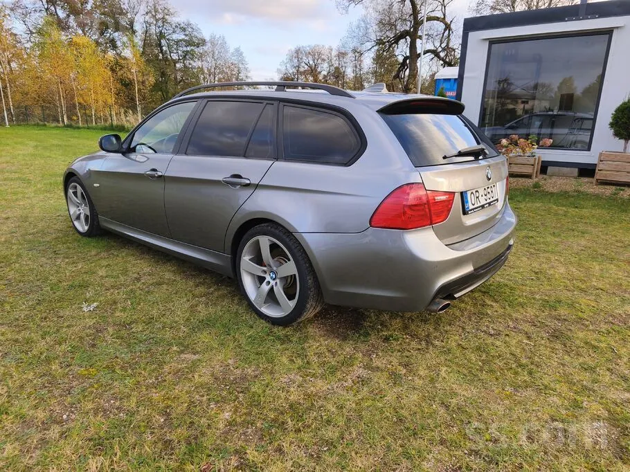 BMW 318 2009 photo 4