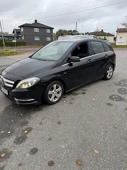 Mercedes-Benz B 180 D