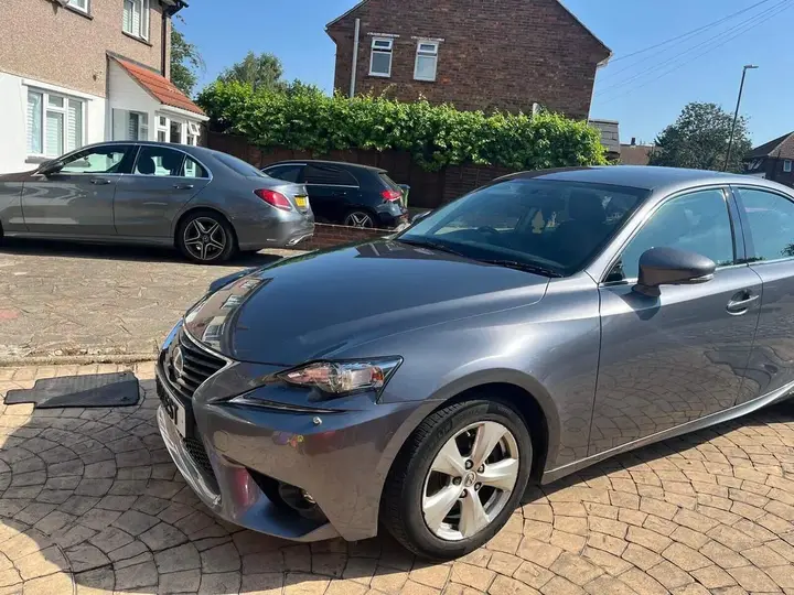 Lexus Is 2016 photo 4