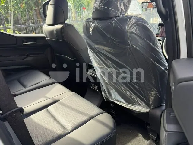 Toyota Land Cruiser 2026 photo 4