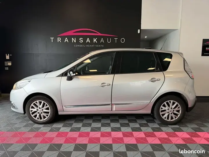 Renault Scenic 2014 photo 2