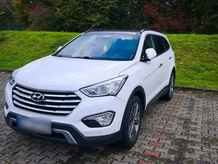 Hyundai Grand Santa Fe