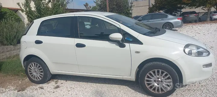 Fiat Punto 2014 photo 2