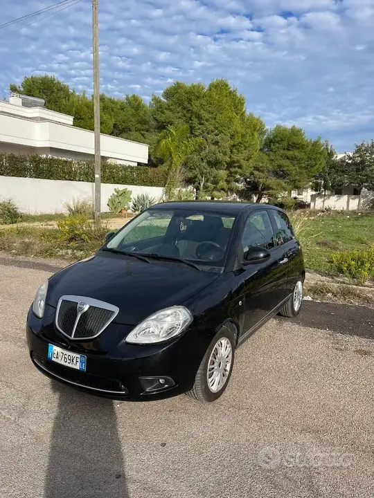 Lancia Ypsilon